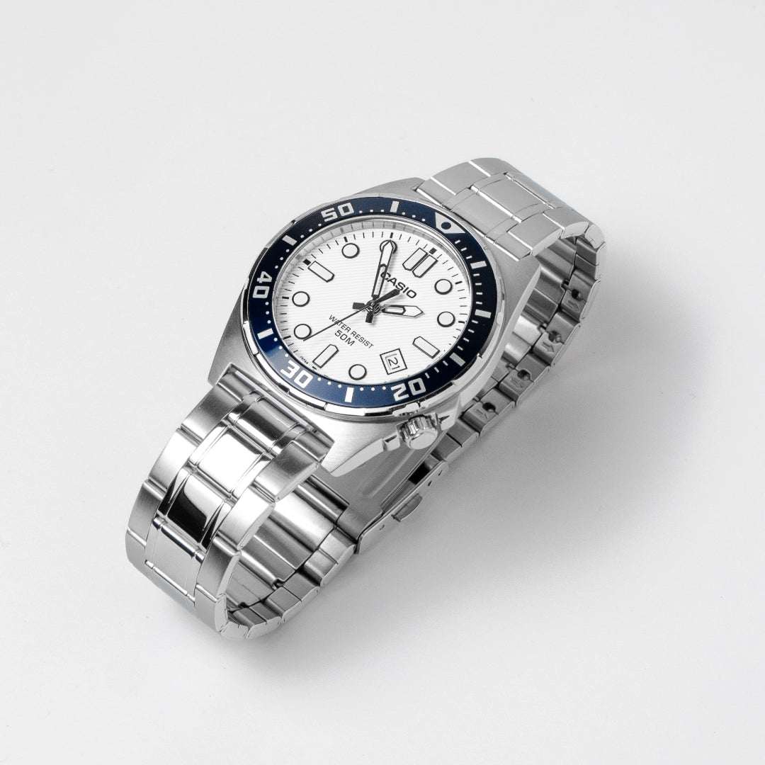 Casio Men’s Stainless Steel Sports Watch MTP-135D-7A – Dive-Inspired Style