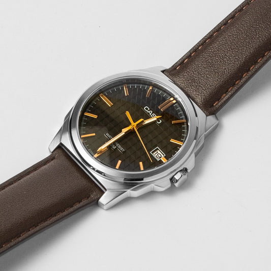 Casio Men’s Brown Leather Watch MTP-E720L-5AV – Textured Dial, Date Display, 50M Water Resistant