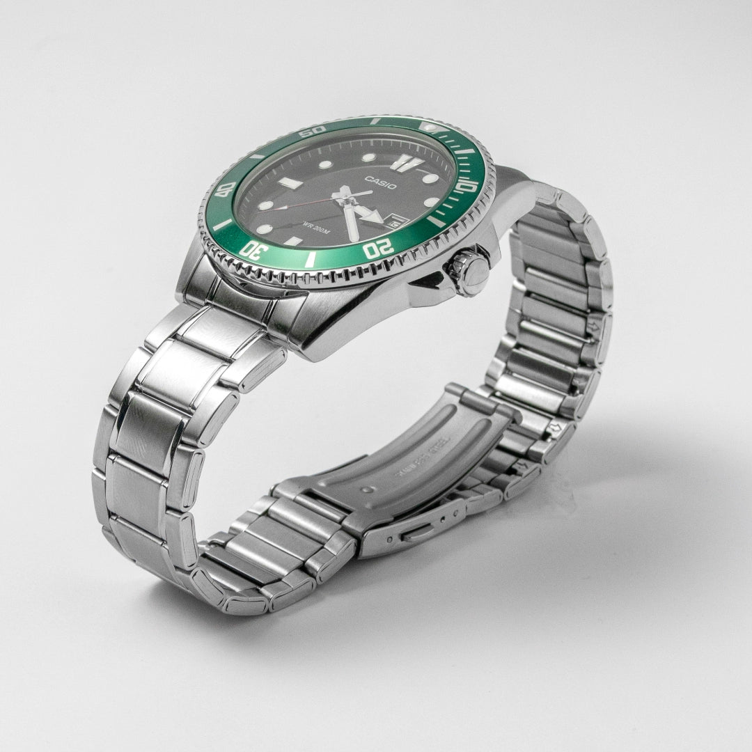Casio Men’s Stainless Steel Diver Watch MDV-107D-3A – Adventure Ready
